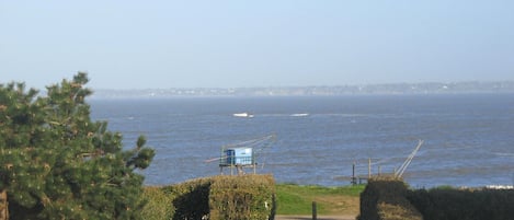 vue sur la mer depuis  la grande chambre, à l'étage