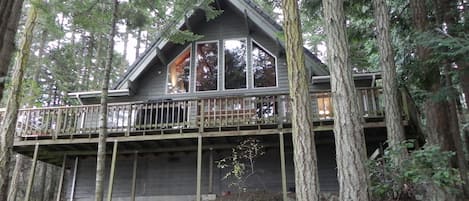 Spectacular Home on Neil Bay