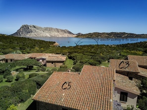 Houses C3 and C5 are just 150 meters away from the cove with the small beaches.
