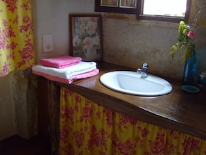 Salle de bains (le lavabo)