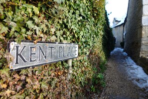 The short path leading to the cottage