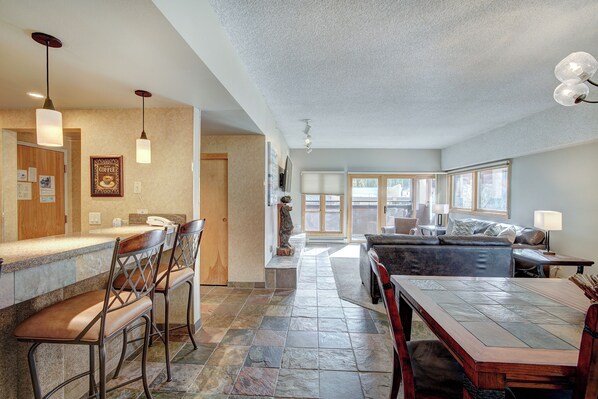 Living Room/Dining area