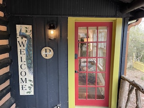 Easy front entrance