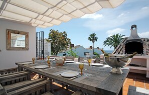 dining table terrace