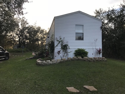 Private 4.3 acre Country Retreat by Rainbow Springs in Ocala's horse country 