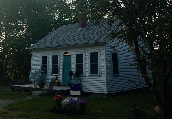 You've Arrived!  Street view of Crabapple Cottage
