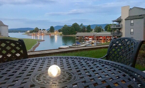 BEAUTIFUL WHEN THE SUN GOES DOWN 