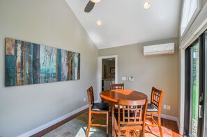 Sunroom/Dining - Main Floor