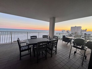 Plenty of space on the balcony (grill is not included in rental)