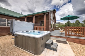 Sundance Hot Tub with seating for 7