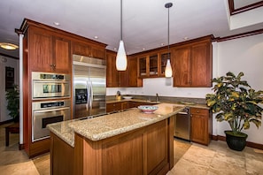 Gourmet kitchen for lovely meals.