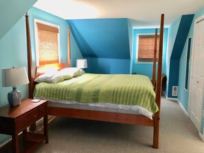 Upstairs master bedroom (queen), compete with HDTV and a private deck!