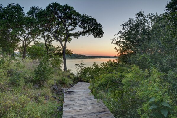 Pathway down to the water