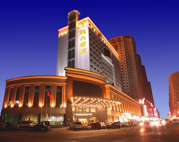 Front of property – evening/night