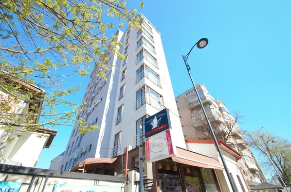 施設の正面