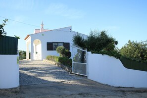 Entrada Villa Mafalda.