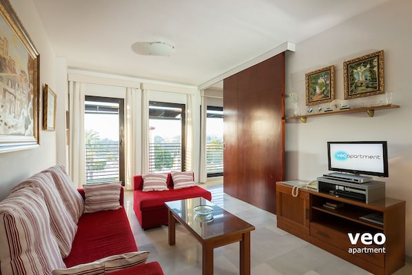 Comfortable and very large apartment ideal for short and long term stays.