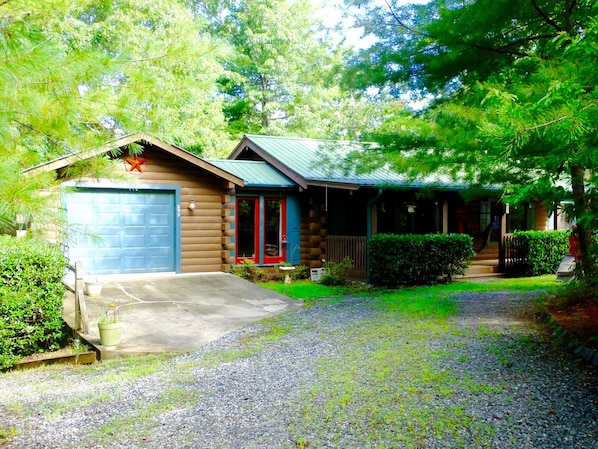 Welcome to the Cabin!