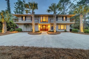 6 Brown Pelican - Oceanfront Sea Pines Home