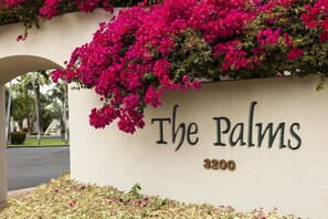 Entrance to The Palms at Wailea development