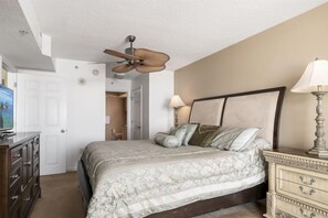Master (King) Bedroom
