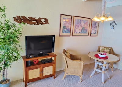 Direct Oceanfront Condo!  Sea Turtles & Beautiful Sunsets from the Lanai