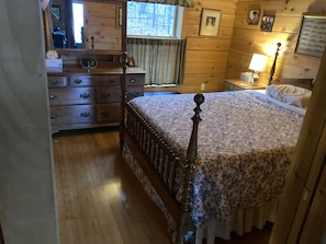 Queen bedroom