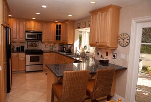 "Chef's Choice" Fully Equipped Kitchen Tumbled Marble and Granite