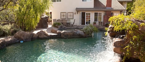 Rock Waterfall Pool Huge Entertainer's Home