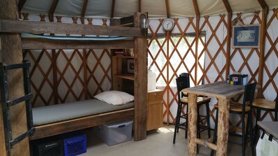 Silver Fox Yurt - Where the Mountains Meet the Moon