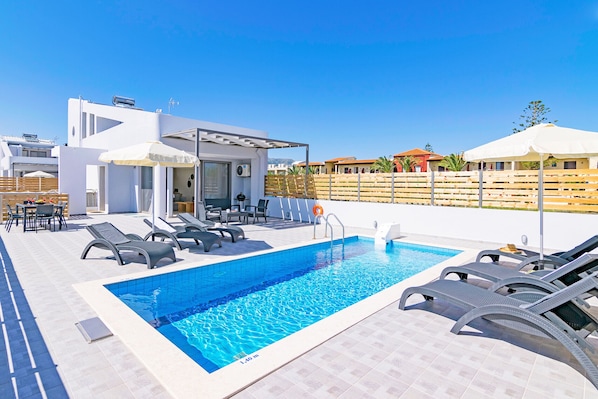 Blue oyster beach villas, Platanes, Rethymno,swimming pool 