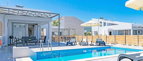 Blue oyster beach villas,Platanes, Rethymno,swimming pool