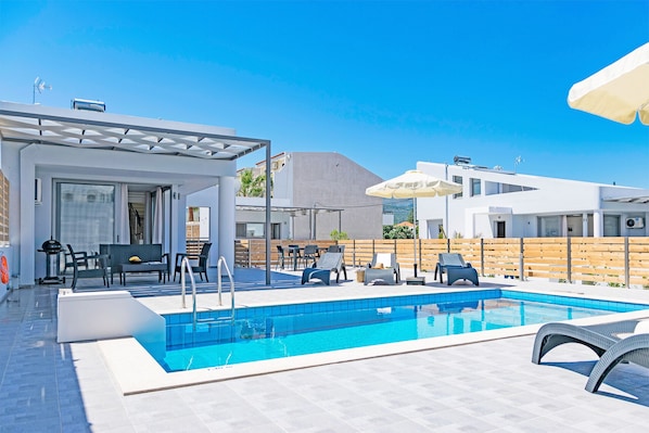 Blue oyster beach villas,Platanes, Rethymno,swimming pool