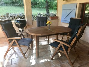 Outdoor dining