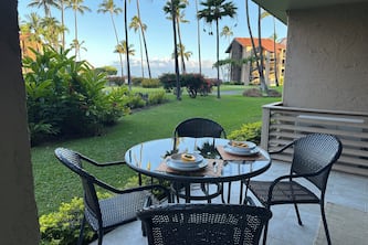 GREAT LOCATION, POPULAR RESORT, UPGRADED OCEANVIEW CONDO!
