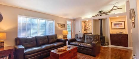  Comfortable leather seating + propane fireplace during the cooler season