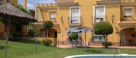 Vista de nuestra casa desde la piscina