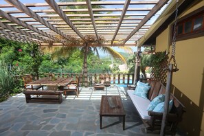 Zatarra House Open air Alcove and BBQ Spot