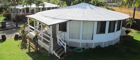 The Makai Bungalow (front), and the Mauka Bungalow (back)
