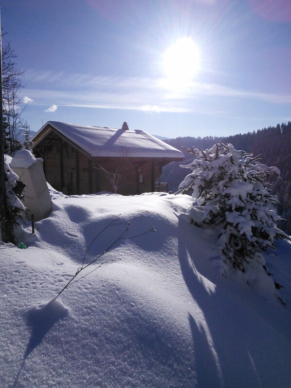 Le chalet en hiver, mais  toujours accessible...