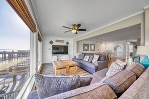 Main level living room with gorgeous beach views!