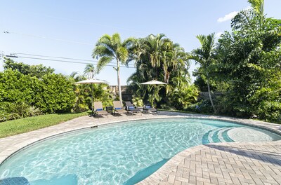 **NEW UPGRADES** - STARFISH COTTAGE - Upscale Home, Heated Pool, Full Amenities