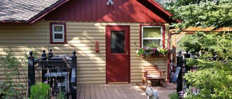 Quaint Mountain Cabin 