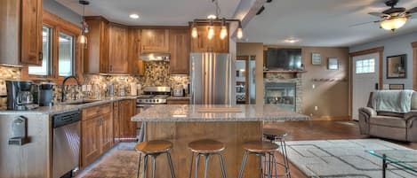 Open kitchen and living room!