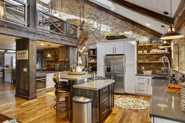 Kitchen with Island