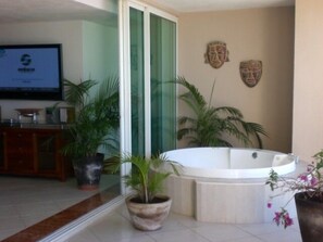 Oceanfront Jacuzzi on Balcony