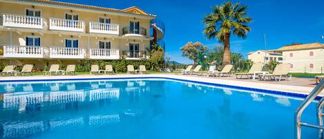 Piscina all'aperto