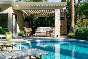 Outdoor Living Room w/  mountain views. Private outdoor shower by palm tree. 