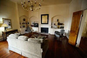Living Room 20 X 20