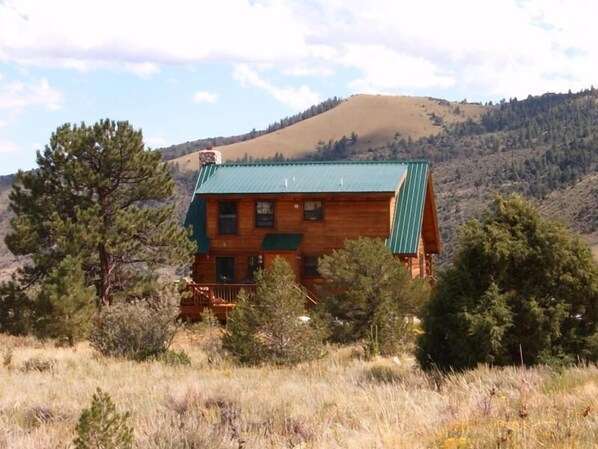 Back view of Mountain Manor looking south
